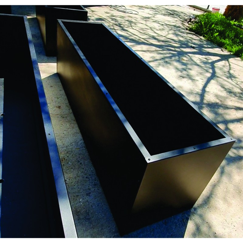 Jardiniera metalica de mari dimensiuni